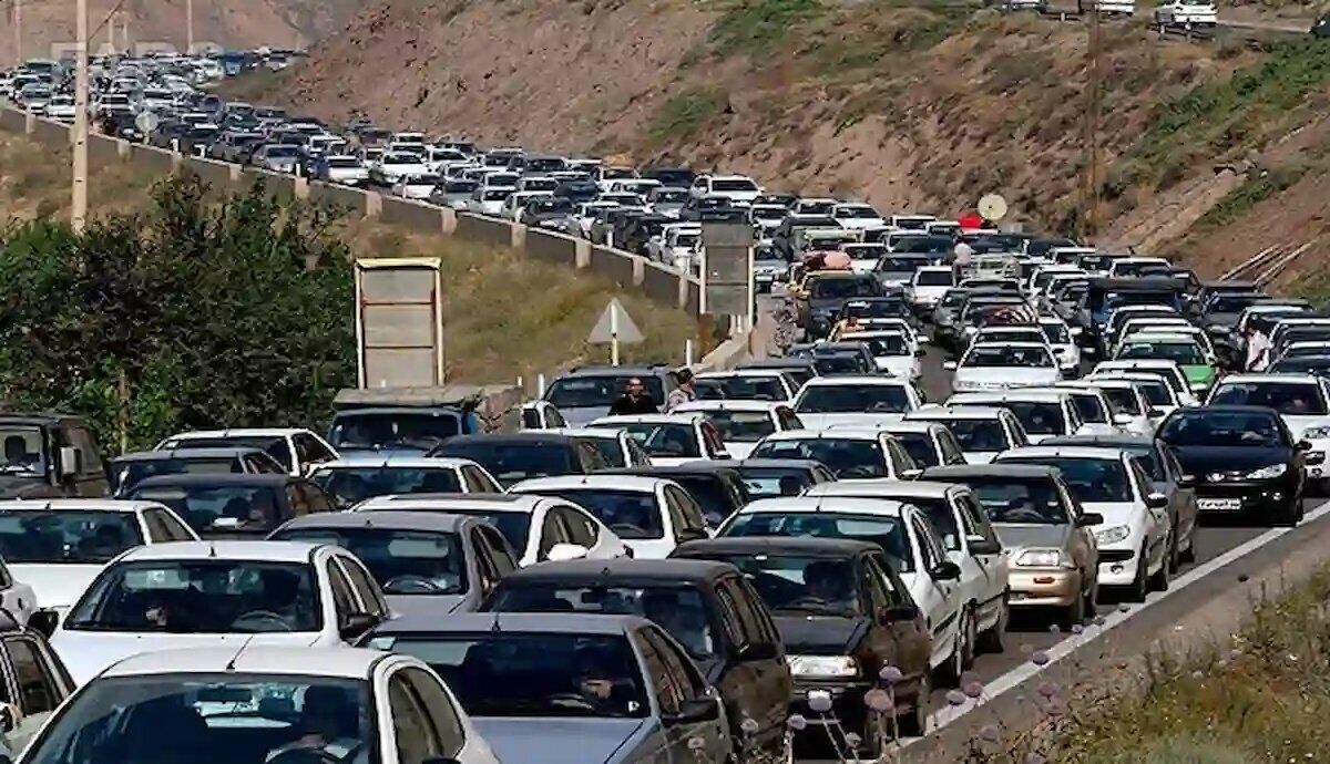 ترافیک سنگین در آزادراه تهران - کرج - قزوین /جاده چالوس بسته است