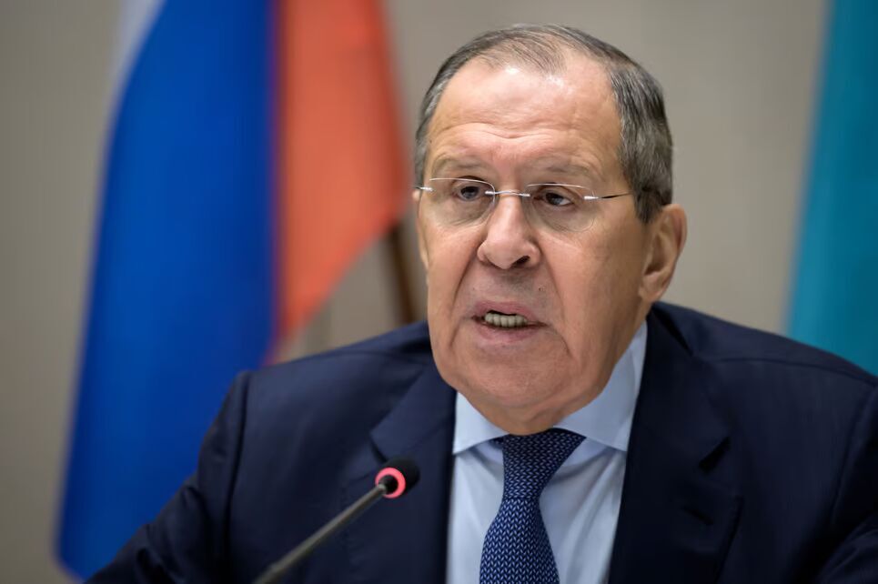 وزیر امور خارجه روسیه: آمریکا و انگلیس قوانین بین‌المللی را در حملات به یمن نقض کرده‌اند