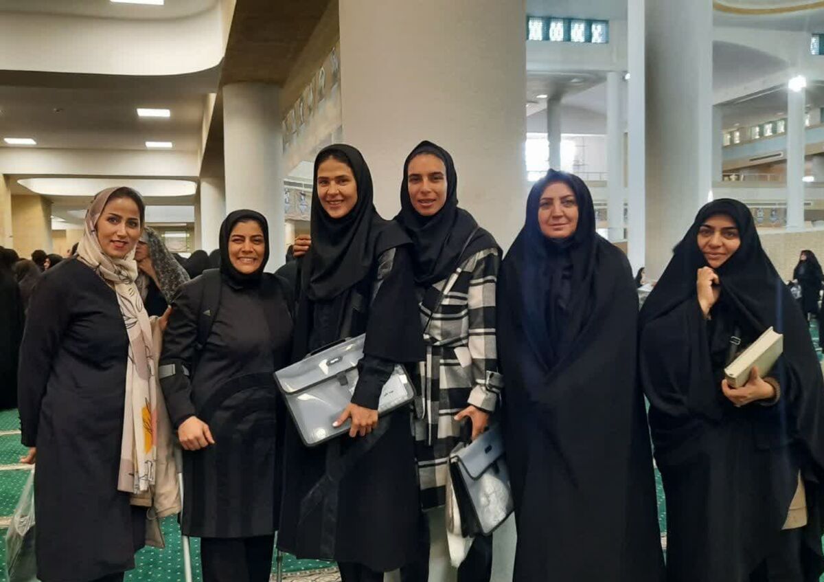 اهدای هدایای رهبر معظم انقلاب به مدالآوران زنجانی هانگژو