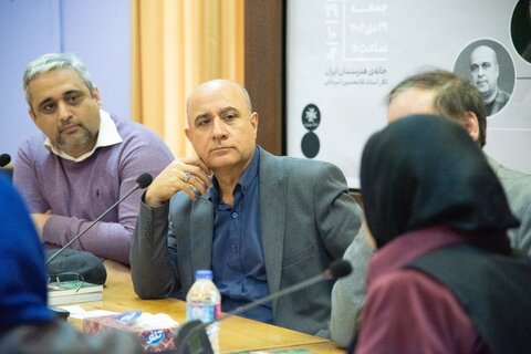 در نخستین نشست ادبی «عصر آدینه» مطرح شد: شعر صد سال گذشته ایران اجتماعی بوده است