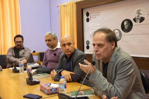 در نخستین نشست ادبی «عصر آدینه» مطرح شد: شعر صد سال گذشته ایران اجتماعی بوده است