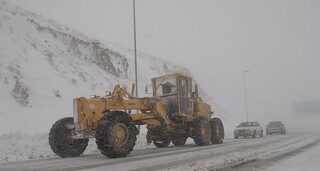 بارش سنگین برف در آزادراه تهران-شمال/ از سفرهای غیرضروری پرهیز کنید