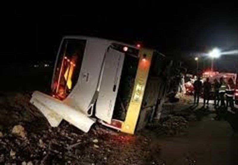 واژگونی اتوبوس در البرز و مصدومیت ۱۴ مسافر