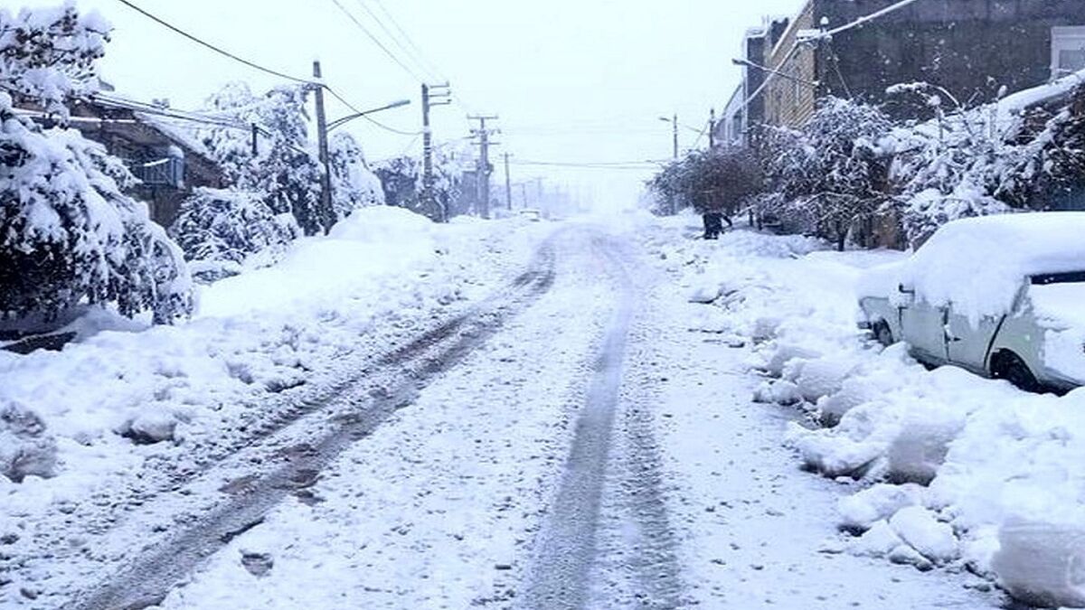 برف راه ۸۰۰ روستای آذربایجان‌شرقی را مسدود کرد