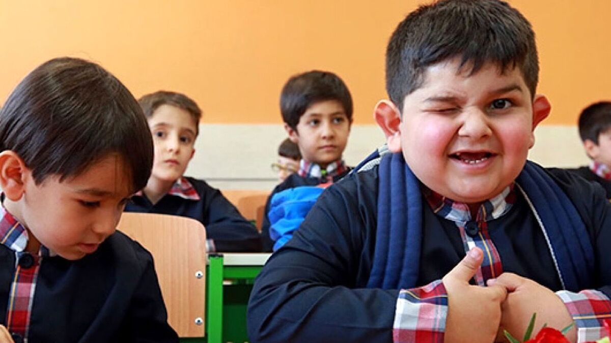 مدیرکل دفتر بهبود تغذیه جامعه وزارت بهداشت اعلام کرد: شیوع چاقی در کودکان مدرسه‌ای رو به افزایش است