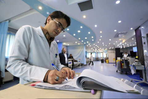 درخواست ویزیت یک میلیونی برای سال آینده / قاطعانه در مقابل افزایش ظرفیت دانشجو می‌ایستیم