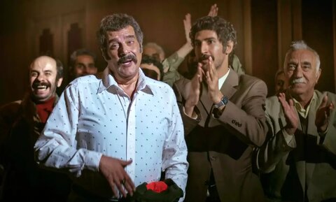 ادای دین «آپاراتچی» به شهیدان و سینمای انقلاب/ طنزی که از دل یک داستان جدی بیرون آمد