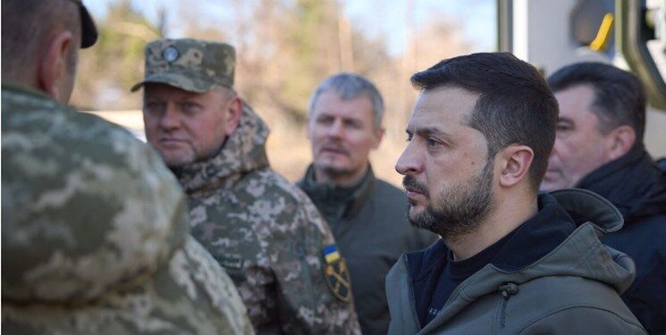 مشت آهنین زلنسکی مقابل "ژنرال آهنین" / تنش میان سران سیاسی و نظامی اوکراین چه پیامدهایی دارد؟
