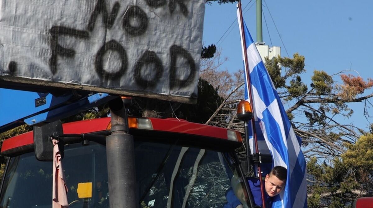 اعتراض کشاورزان یونانی و بلغارستانی به سیاست‌های اتحادیه اروپا