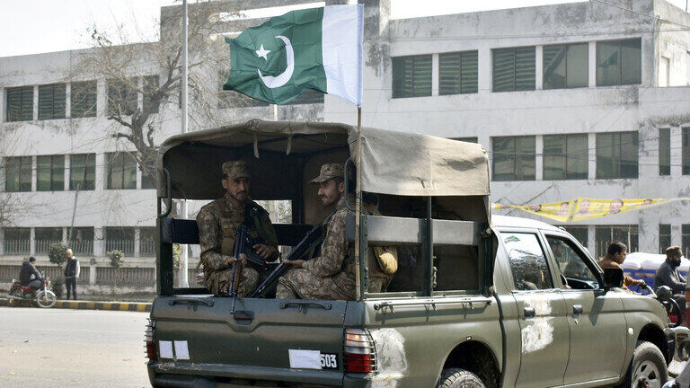حمله افراد مسلح به شعبه اخذ رای در پاکستان/ نیروی پلیس کشته شد