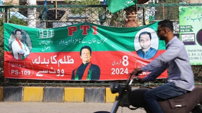 کت تن کیست؛ خان یا لشکر مخالفان؟ / نتایج اولیه انتخابات پاکستان، از موفقیت چشم گیر جناح نزدیک به عمران خان حکایت دارد