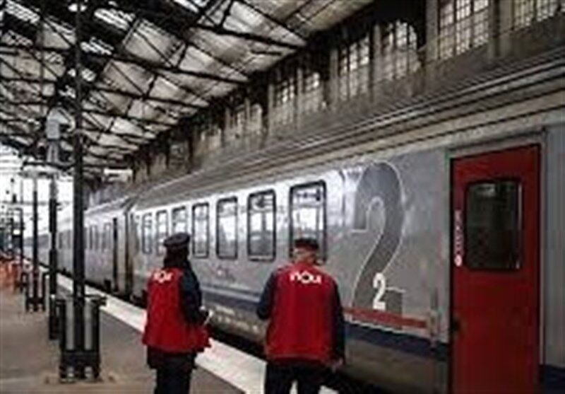 اعتصاب ریلی حرکت صدها قطار در فرانسه را مختل می‌کند