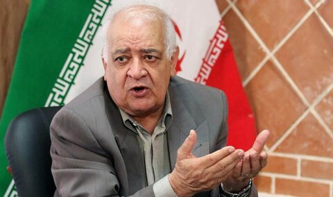 بازار داغ رمالی؛ از کف بینی تا اعتقاد به دراکولا و خون آشام