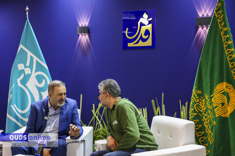 دکتر قناعتی  رئیس دانشگاه علوم پزشکی تهران در غرفه موسسه فرهنگی قدس