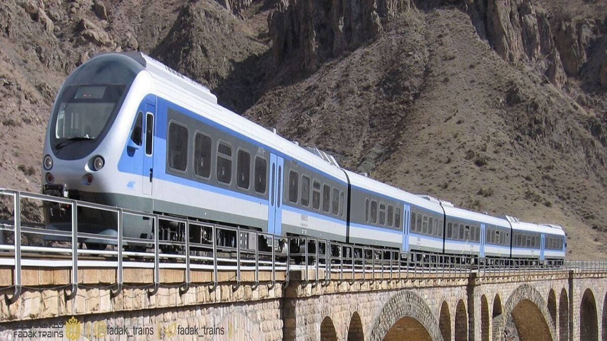 مسافران گران‌فروشی بلیت قطار را اعلام کنند