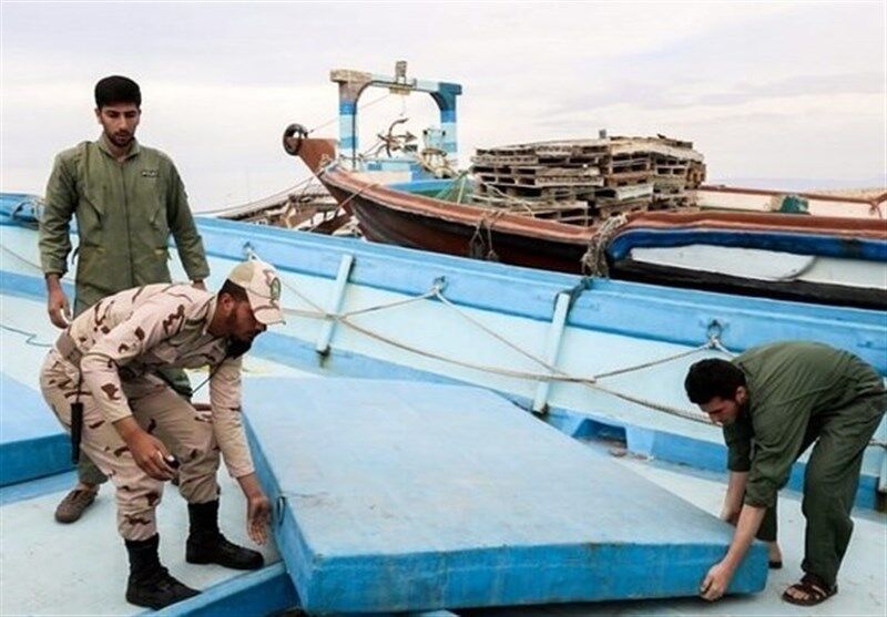 کشف ۳۱۲ هزار لیتر گازوئیل قاچاق در نوار ساحلی ‌بوشهر/ ‌۴ ‌شناور توقیف شد