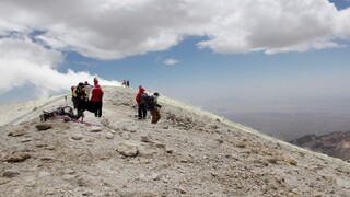 هزار و ۲۰۰ کوهنورد به قله تفتان صعود کردند