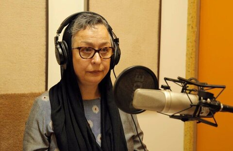 آزیتا حاجیان«شوکران»را خواند