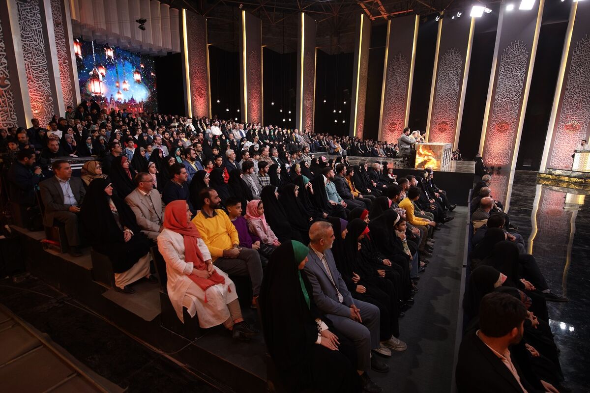 شیرینی پیام الهی را به مردم یادآوری می کنیم