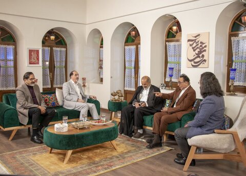 برنامهای با میزبانی حسامادلین سراج در شبکه چهار