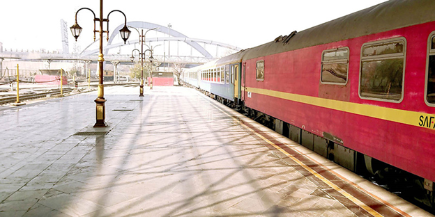 راهنمای سفر با قطار از قم به مشهد