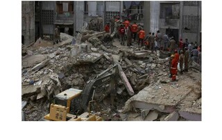 ریزش ساختمان در پاکستان ۹ کشته برجای گذاشت 