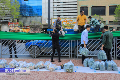 گزارش تصویری I افطاری ۶ کیلومتری روز میلاد امام حسن مجتبی علیه السلام در مسیر حرم رضوی