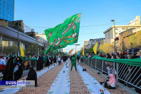 گزارش تصویری I افطاری ۶ کیلومتری روز میلاد امام حسن مجتبی علیه السلام در مسیر حرم رضوی