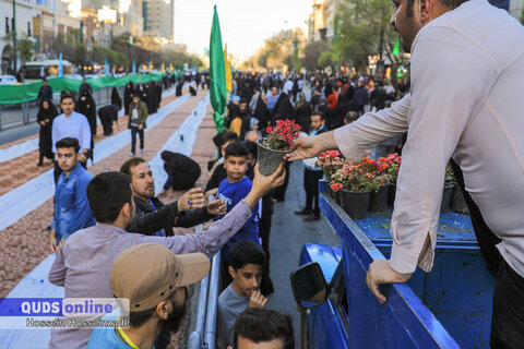 گزارش تصویری I افطاری ۶ کیلومتری روز میلاد امام حسن مجتبی علیه السلام در مسیر حرم رضوی