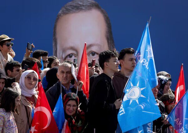 نوید آغاز فصلی جدید در سپهر سیاسی ترکیه / انتخابات شهرداری های با شکست سنگین اردوغان و حزب حاکم به پایان رسید