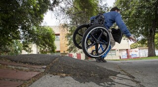 ویلچر معلولان ۳ سال بیشتر دوام نمی‌آورد / ۵ سال انتظار برای ویلچرِ جدید