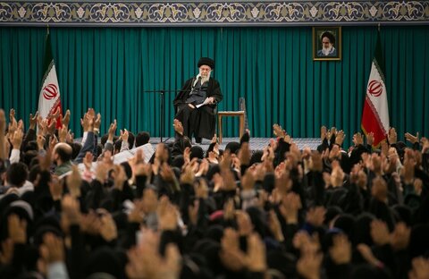 رهبر معظم انقلاب: نگاه به واقعیت‌ها باید ذهن جوان دانشجو را به سمت گره‌گشایی نزدیکتر کند