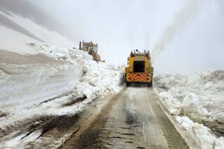 راه مسدود شده از برف پونل به خلخال بازگشایی شد