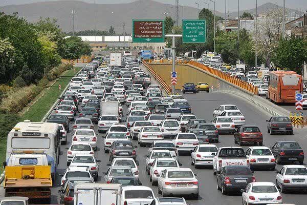 ترافیک در ورودی های مشهد نیمه سنگین است
