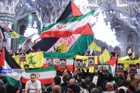 گزارش تصویری Iتجمع زائران و مجاوران حرم مطهر رضوی در حمایت از حمله ایران به اسرائیل