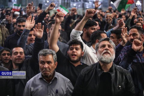 گزارش تصویری Iتجمع زائران و مجاوران حرم مطهر رضوی در حمایت از حمله ایران به اسرائیل