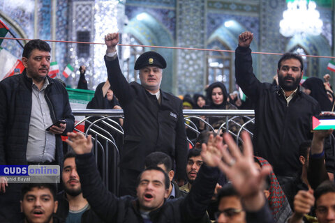 گزارش تصویری Iتجمع زائران و مجاوران حرم مطهر رضوی در حمایت از حمله ایران به اسرائیل