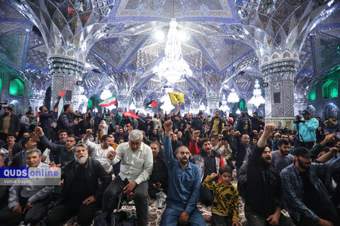 گزارش تصویری Iتجمع زائران و مجاوران حرم مطهر رضوی در حمایت از حمله ایران به اسرائیل