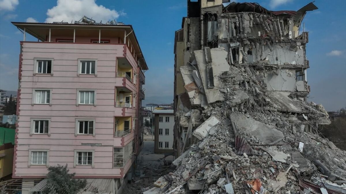 زلزله ۵.۶ ریشتری در ترکیه / آنکارا هم لرزید