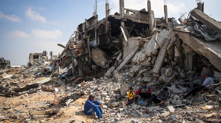 بمباران وحشیانه خانه‌ها و مدرسه‌ها در غزه