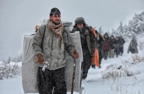 عکس| بازیگران «نون خ» کولبر شدند