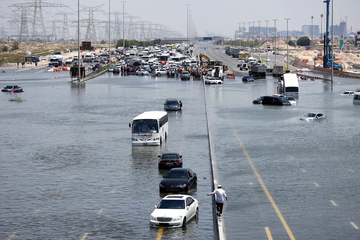 فیلم| اوضاع وحشتناک دبی بعد از سیل/ دبی هنوز هم زیر آب است