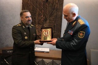 وزیران دفاع ایران و قزاقستان دیدار کردند