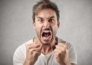 عصبانیت و خشم چگونه خطر بیماری‌های قلبی را افزایش می‌دهد؟