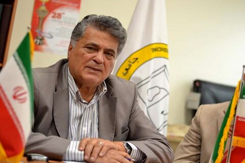 دکتر ایرج خسرونیا، رئیس انجمن بیماری های داخلی ایران