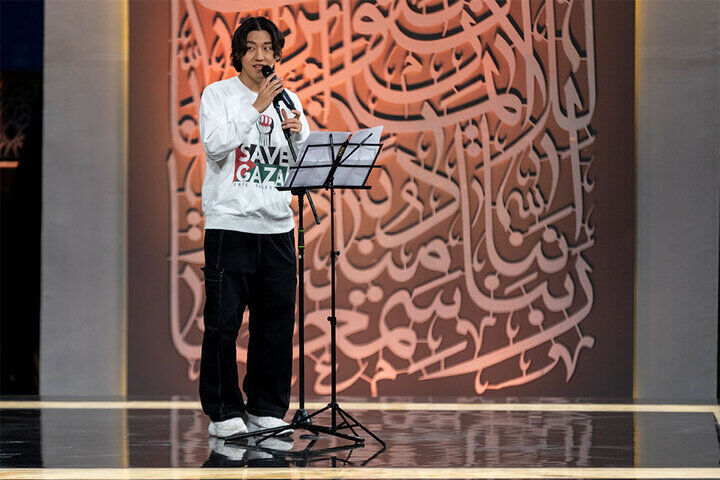 عکس| داوود کیم به قولش عمل کرد/ خواننده کره‌ای تمام پولش را خرج مسجد کرد