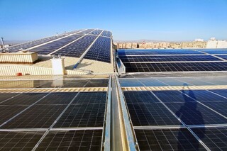 افتتاح بزرگ‌ترین جکوزی و نیروگاه‌های خورشیدی سقفی کشور در مشهد