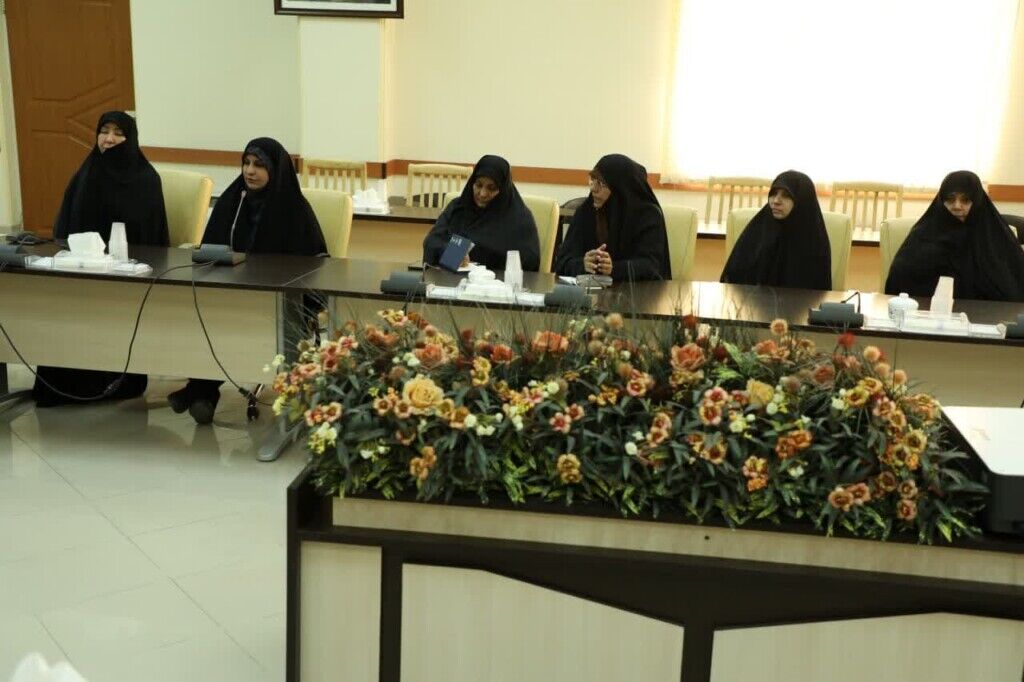 احزاب ویژگیهای حزبالله را از آیات و روایات استخراج و بهکار بندند