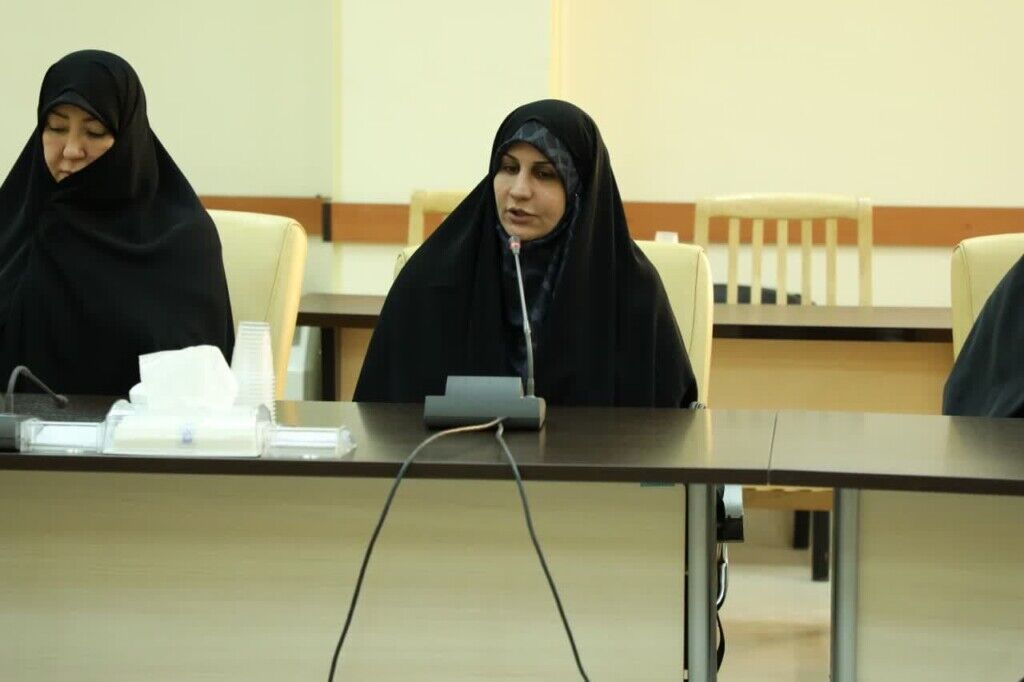 احزاب ویژگیهای حزبالله را از آیات و روایات استخراج و بهکار بندند