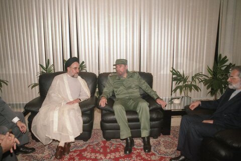عکس| تصاویر دیده نشده از سفر فیدل کاسترو به ایران و دیدار با مقام معظم رهبری